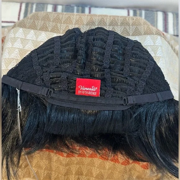 AMINA|1 JETBLACK|Sleek Black Bob Wig - Picture 10 of 12